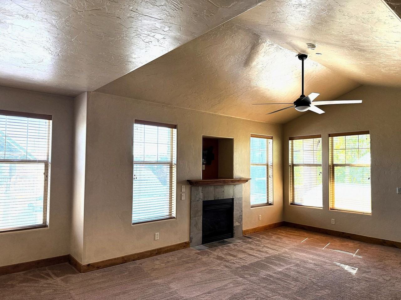 1526 Redstone Ave #D - Photo 4 of 14