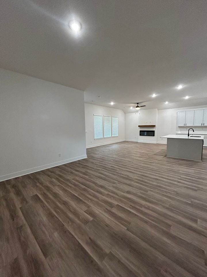 7001 E Sugarloaf St - Photo 2 of 28