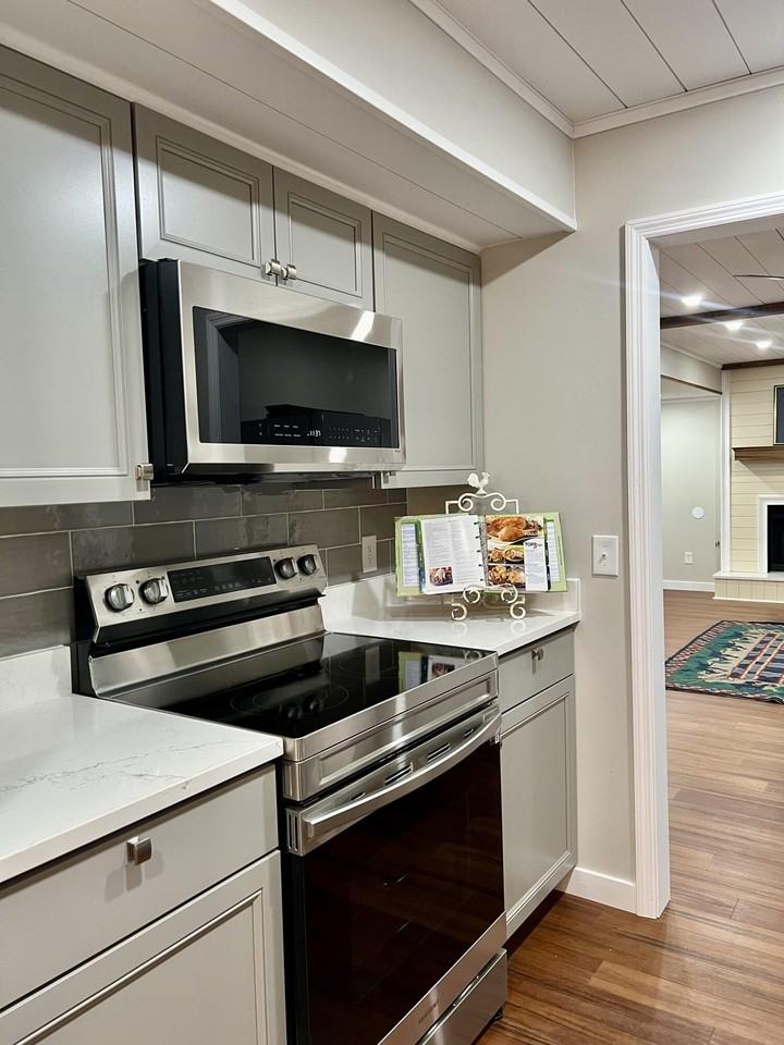 6442 Brookmead Cir - Photo 2 of 12