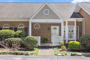 featured image of 565 Winterview Ln