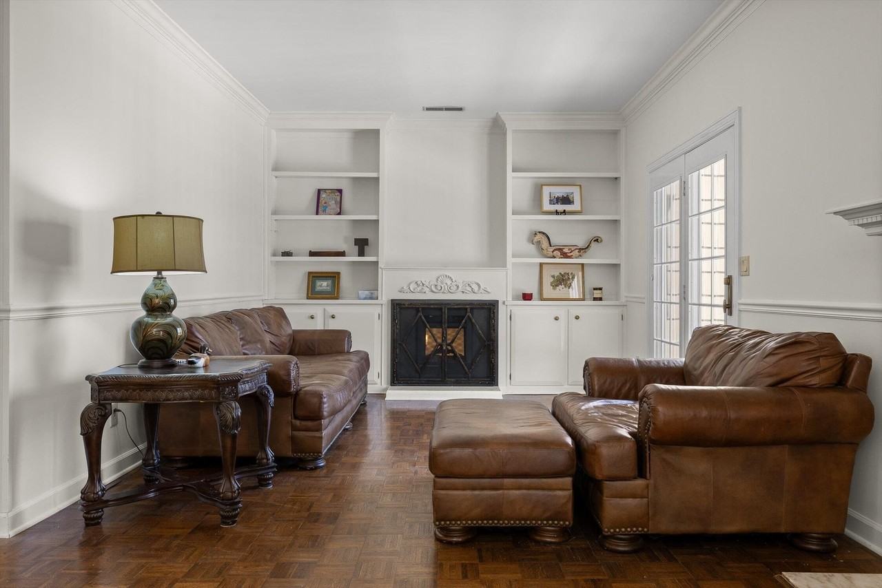 565 Winterview Ln - Photo 3 of 50