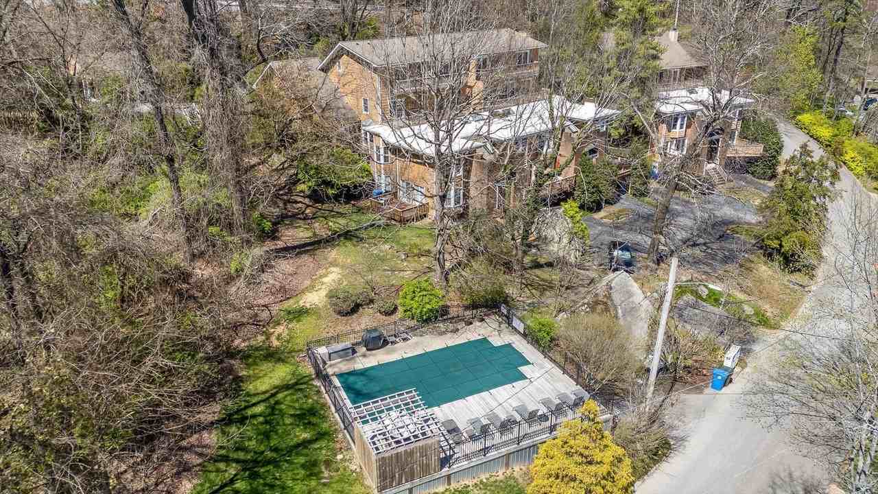 565 Winterview Ln - Photo 4 of 50