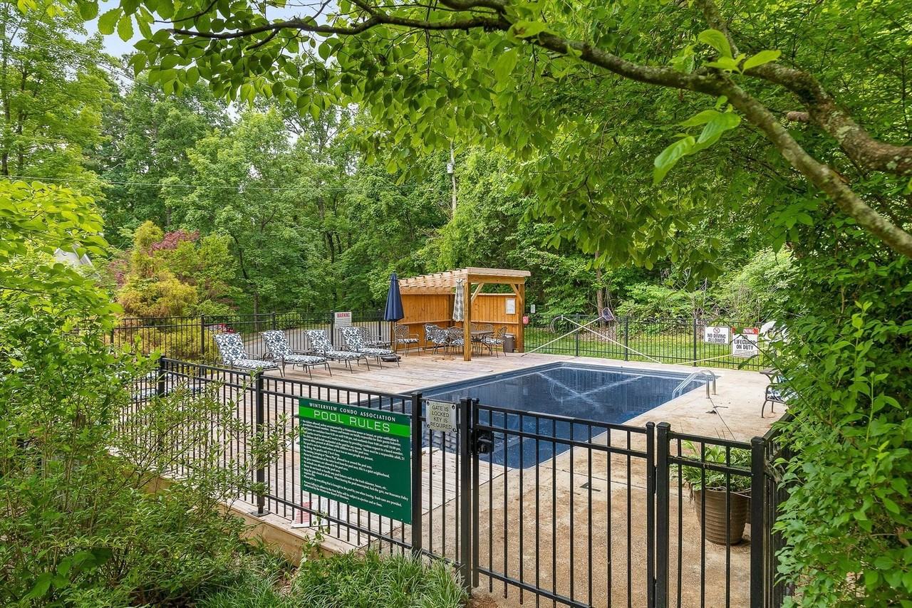 565 Winterview Ln - Photo 5 of 50