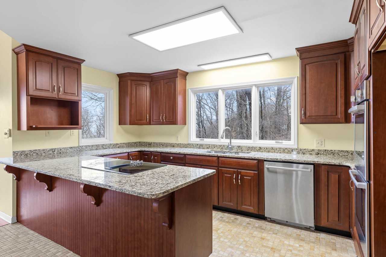 6497 Fairview Rd - Photo 3 of 17