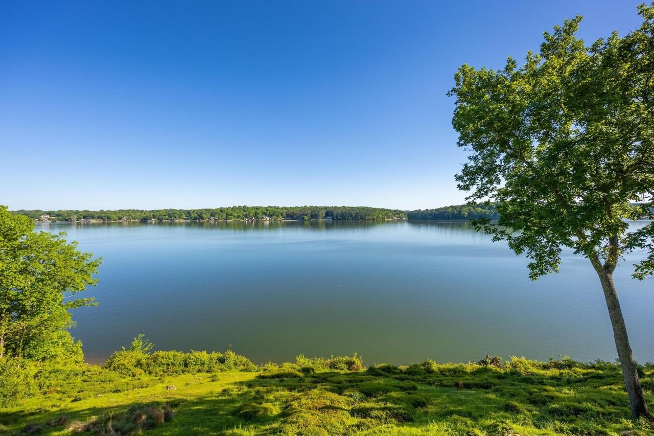 4312 Lakeshore Ln #304 - Photo 6 of 35