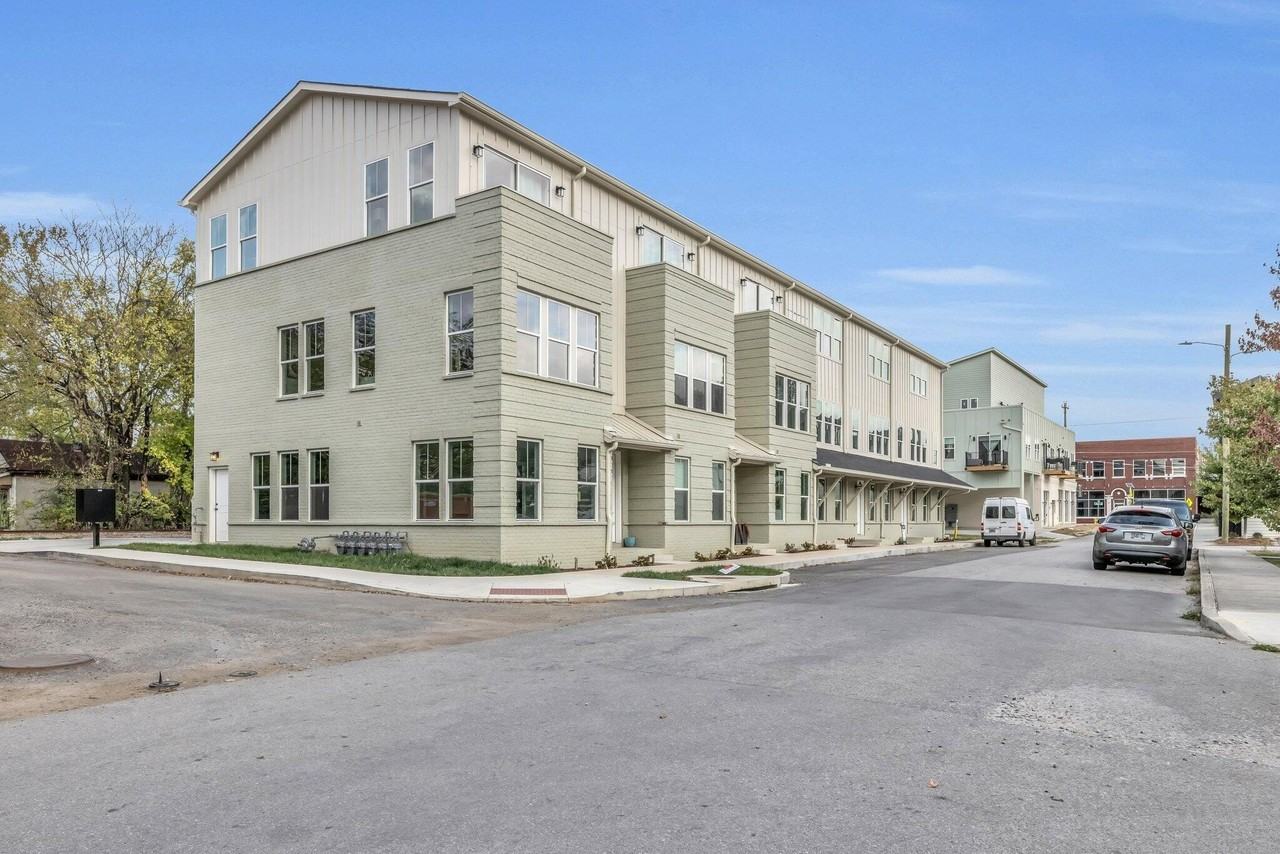 1617 Adams St - Photo 2 of 29