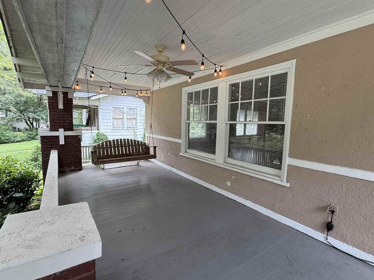 221 Morningside Dr - Photo 3 of 23