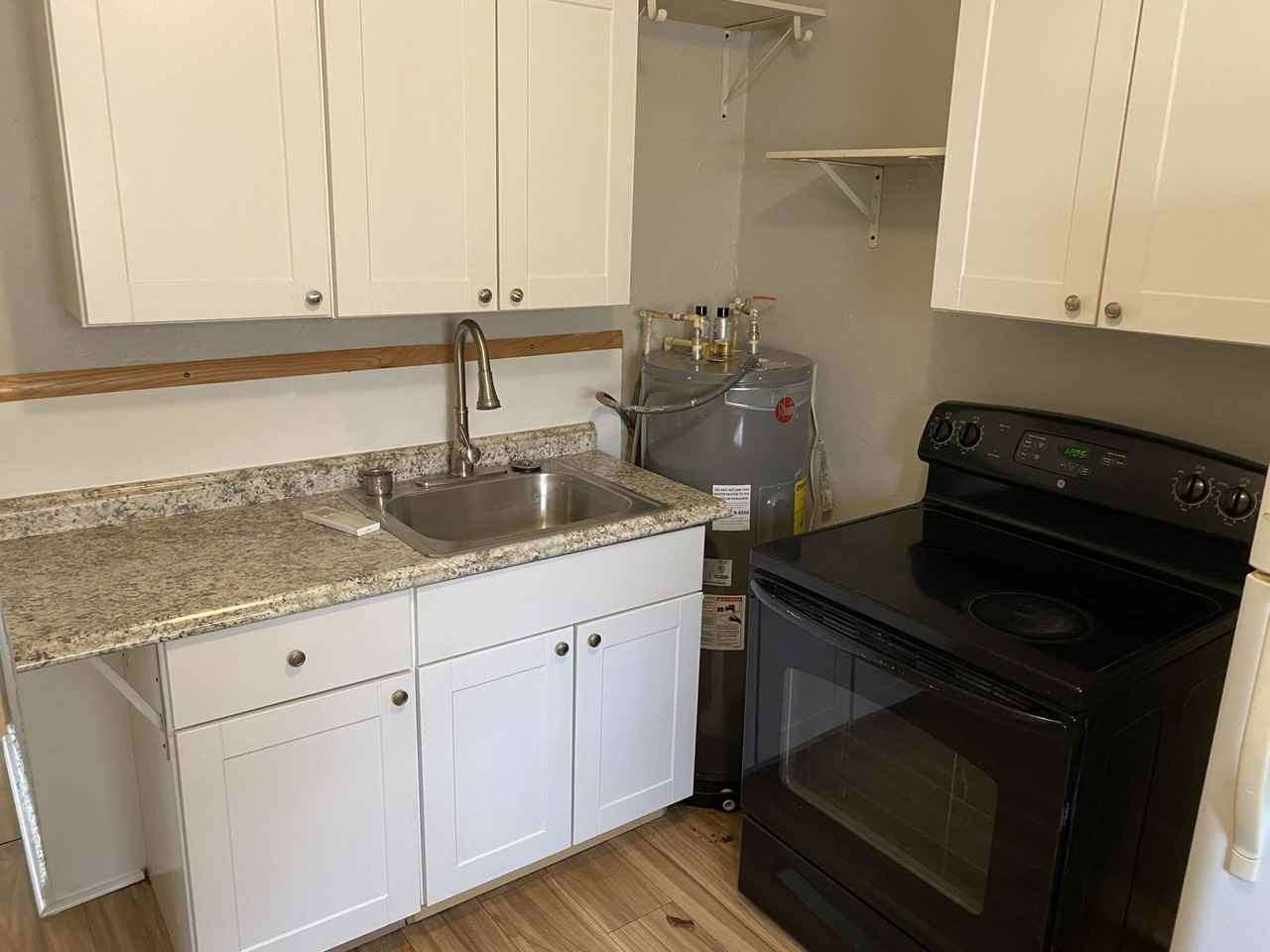 708 W 47th St #A - Photo 5 of 6