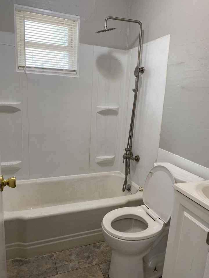 708 W 47th St #A - Photo 6 of 6