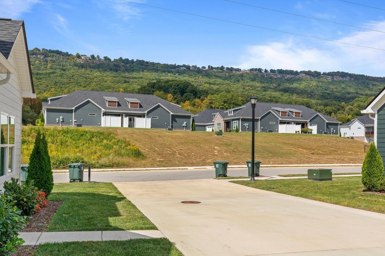 3276 Stone Creek Dr - Photo 3 of 28