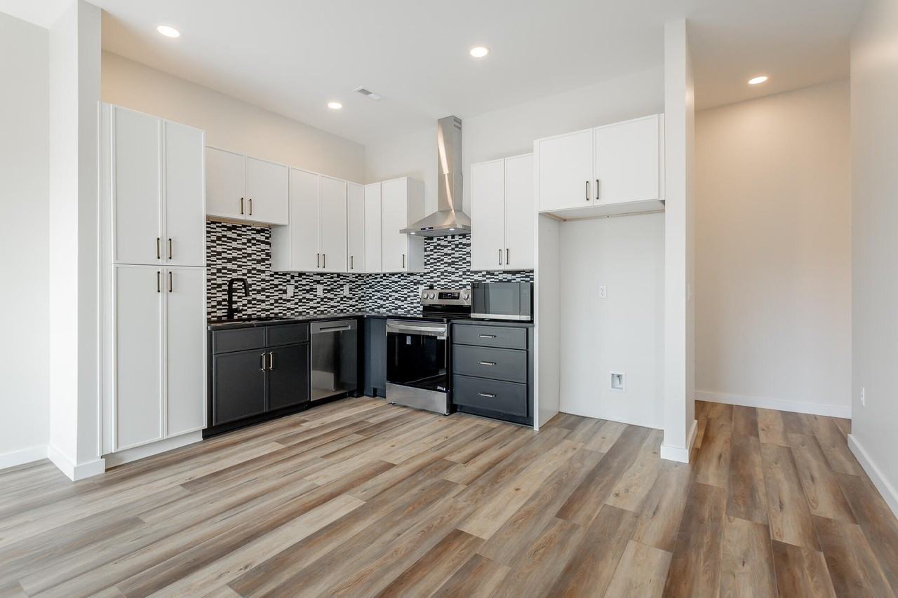 1861 1861 Zeta Way - Photo 3 of 34