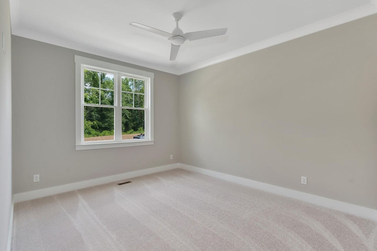 1305 Thomas Ave #6 - Photo 7 of 45