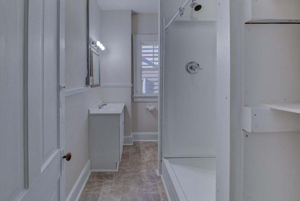 820 Oak St #4 - Photo 3 of 4