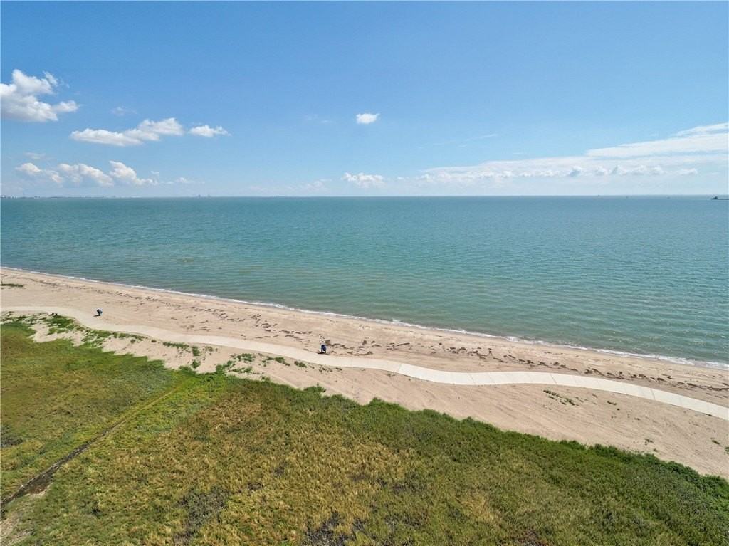 4242 Gulfbreeze Blvd Apt 901 #901 - Photo 2 of 31