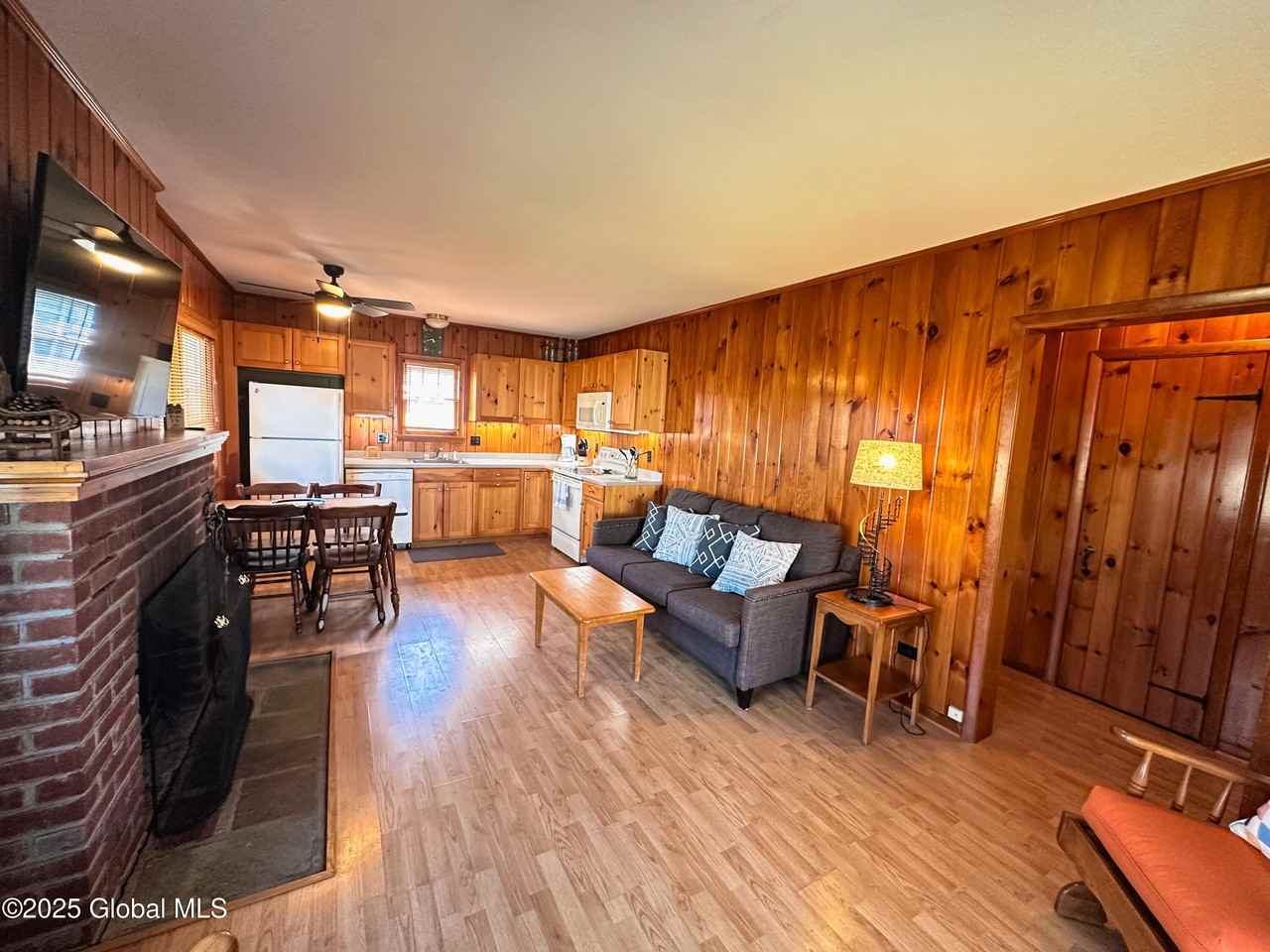 12 Seneca Dr - Photo 6 of 20