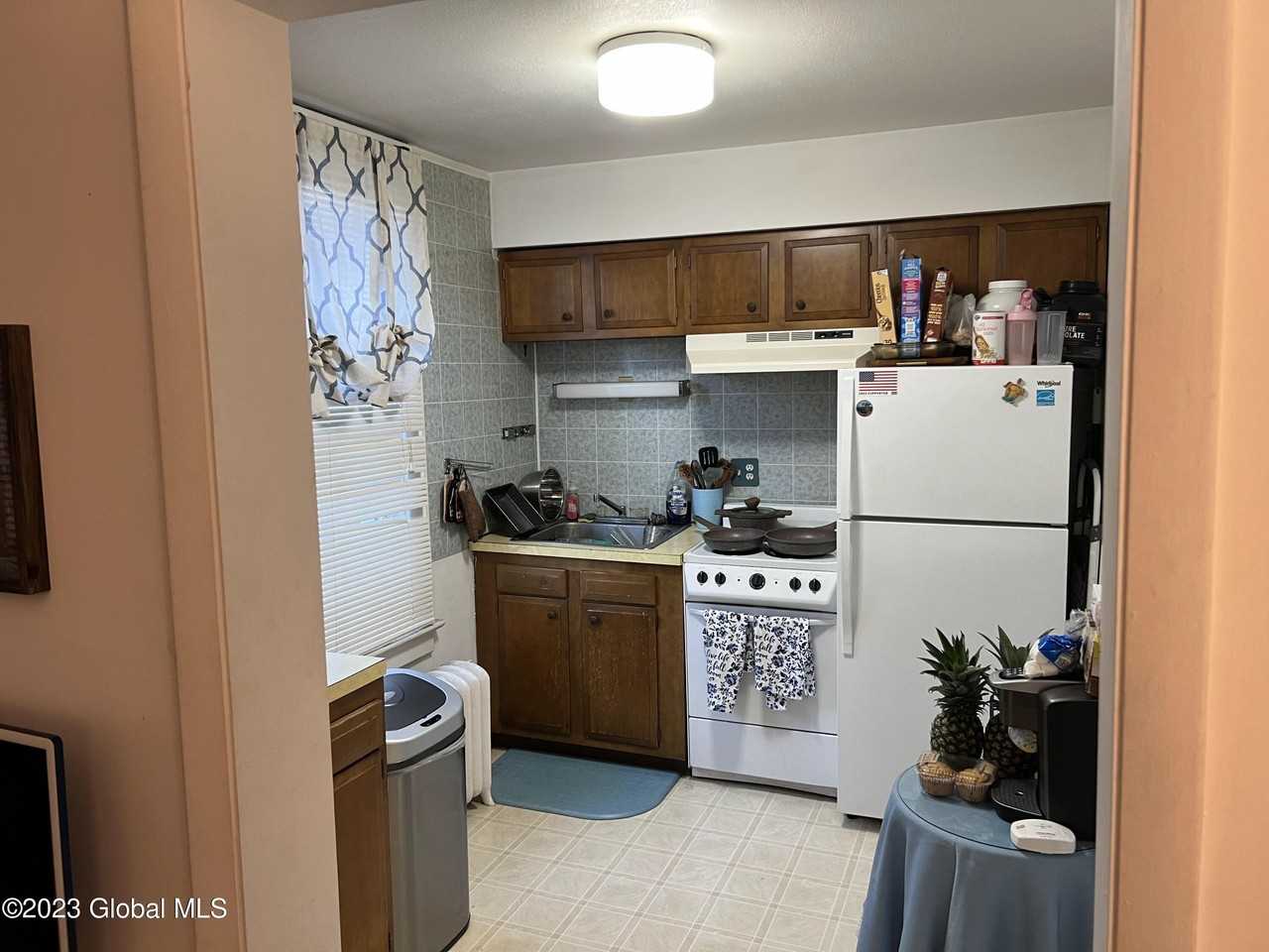 634 Western Ave Apt 2nd #2ndFLAPT1 - Photo 3 of 6