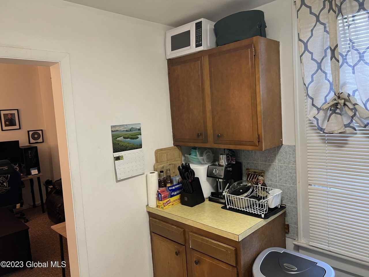 634 Western Ave Apt 2nd #2ndFLAPT1 - Photo 4 of 6