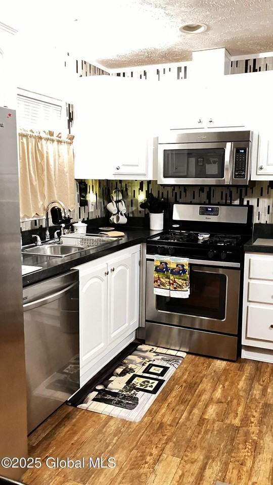 4 Zephyr Ln - Photo 2 of 18