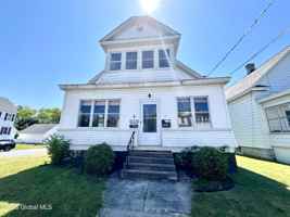 featured image of 40 40 Mathias Avenue unit: Upstairs Apartment Unit 2