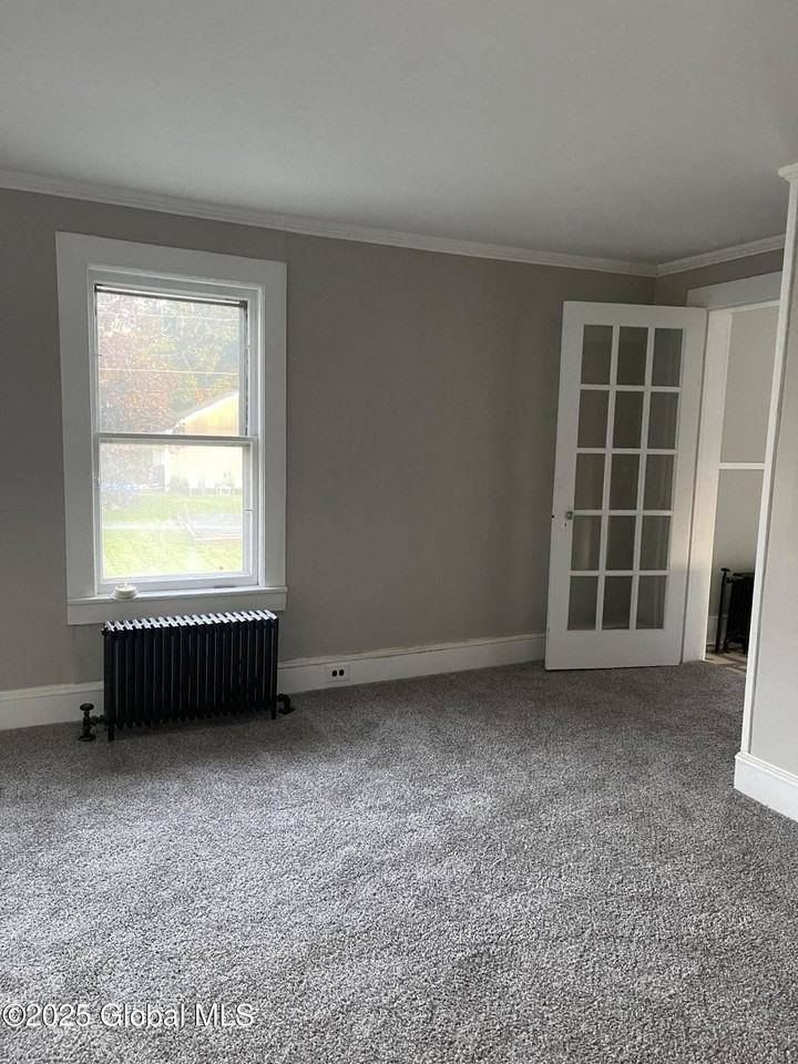 42 Mechanic St - Photo 4 of 23