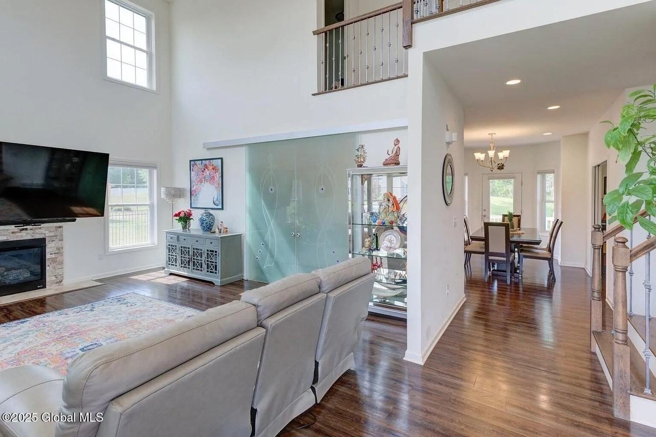 65 Haywood Ln - Photo 5 of 24