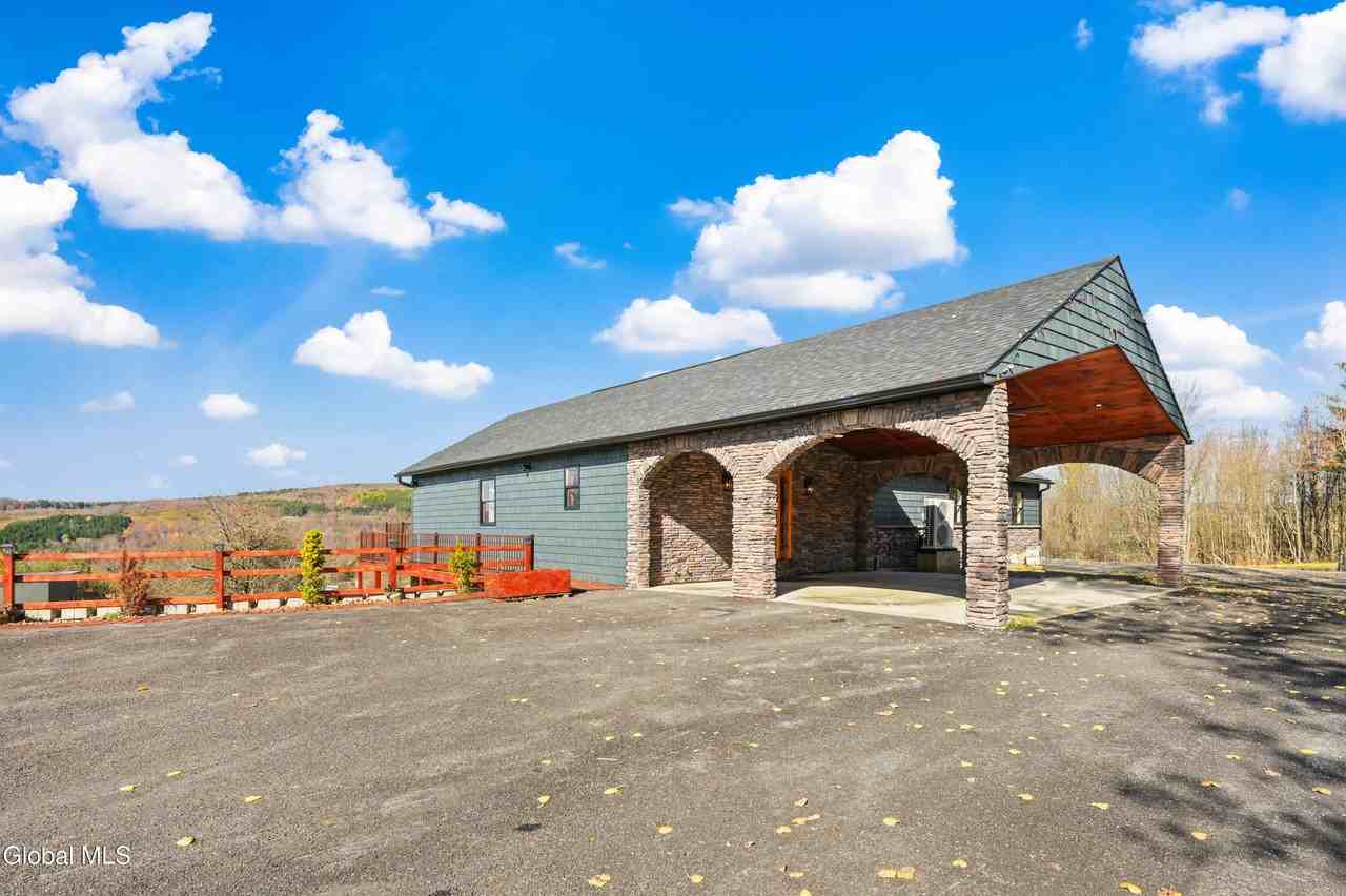 217 Meade Rd - Photo 3 of 23