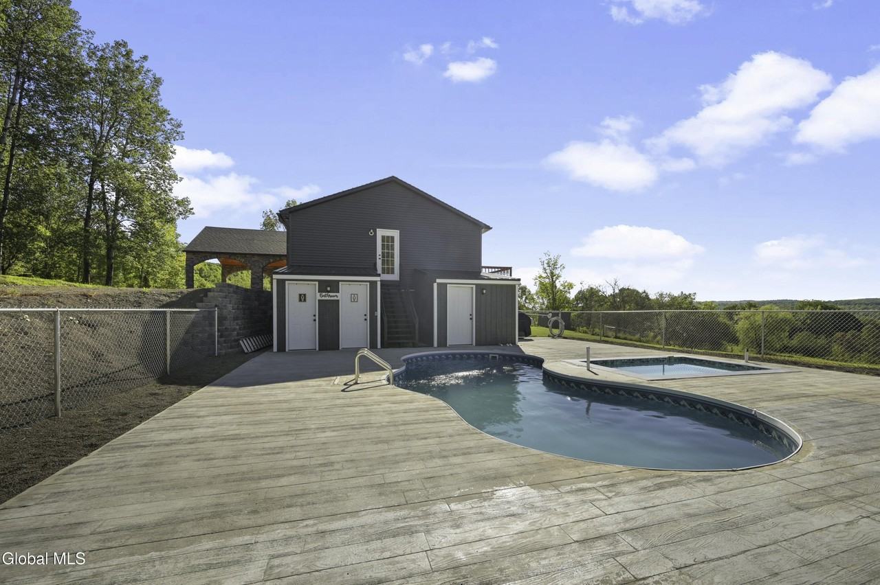 217 Meade Rd - Photo 6 of 23