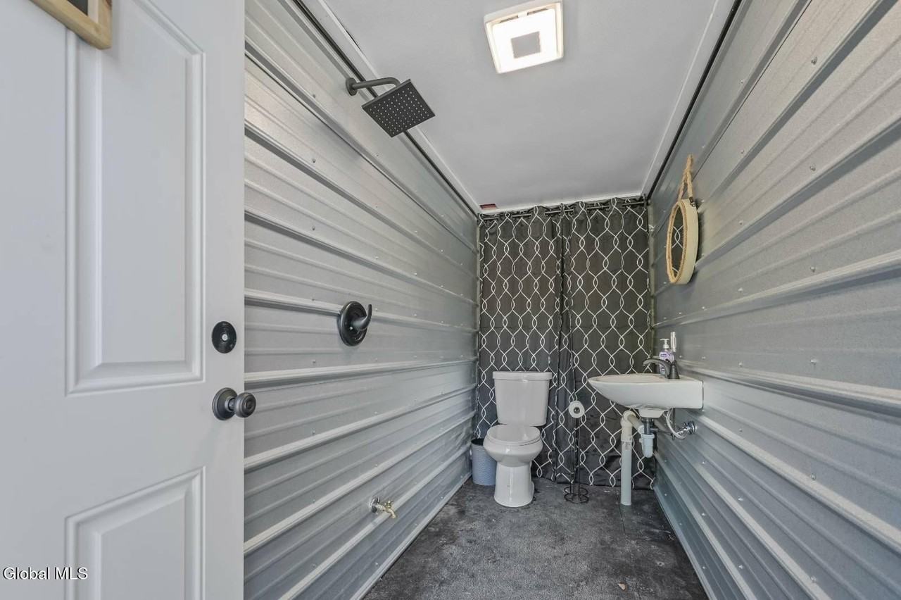 217 Meade Rd - Photo 7 of 23