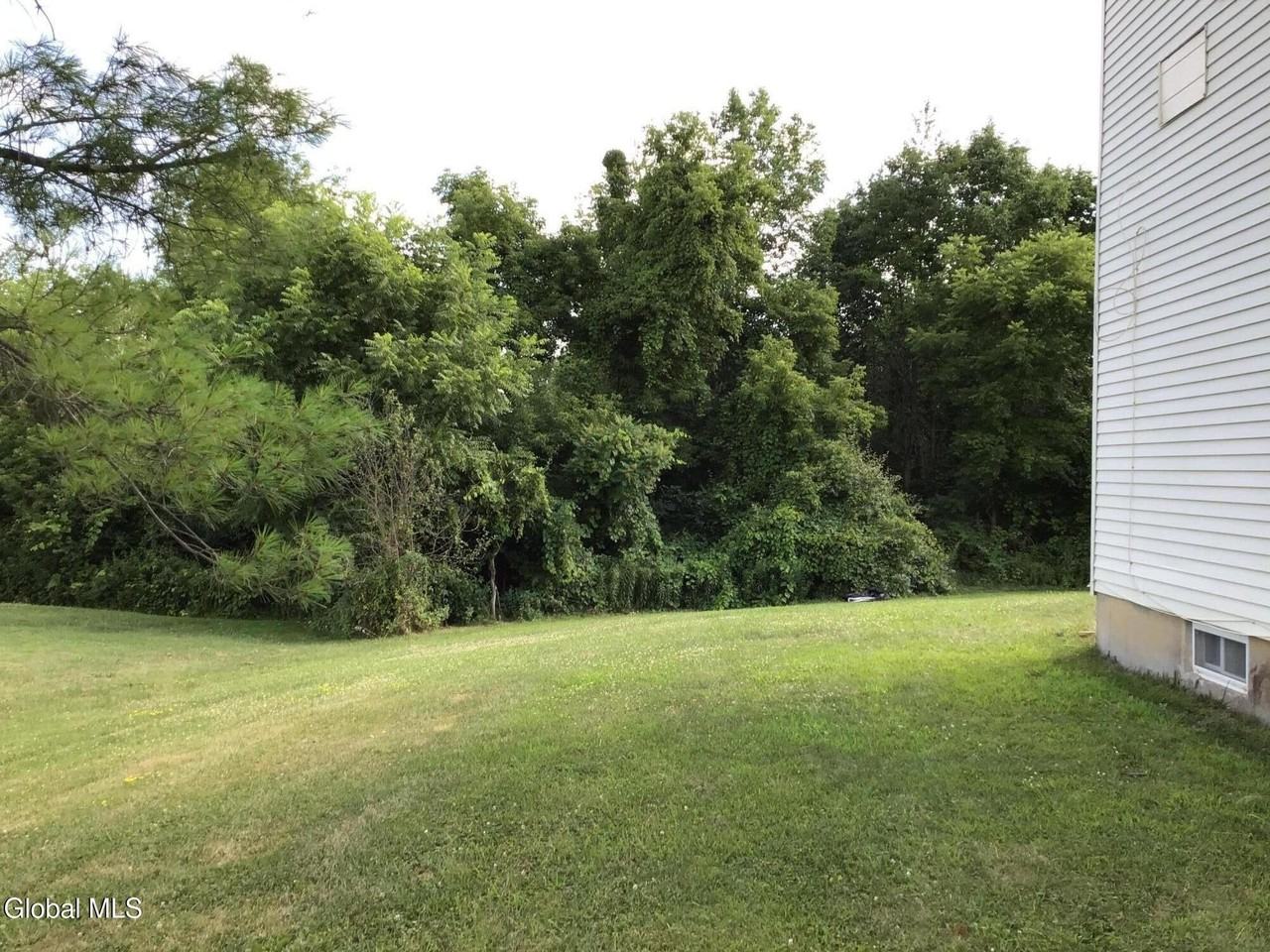 52 Sage Rd Unit B #B - Photo 2 of 16