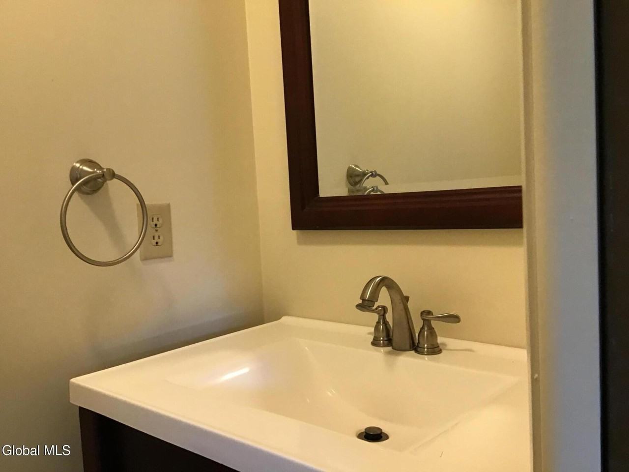 52 Sage Rd Unit B #B - Photo 7 of 16