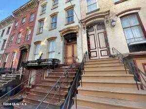 17 Ash Grove Pl Unit 4 #4