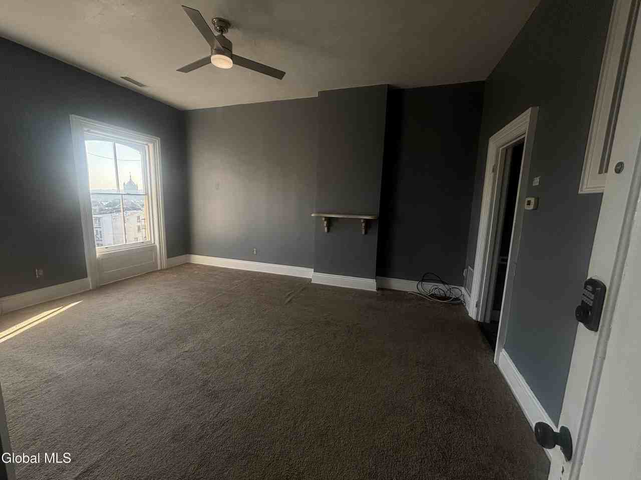 17 Ash Grove Pl Unit 4 #4 - Photo 3 of 12