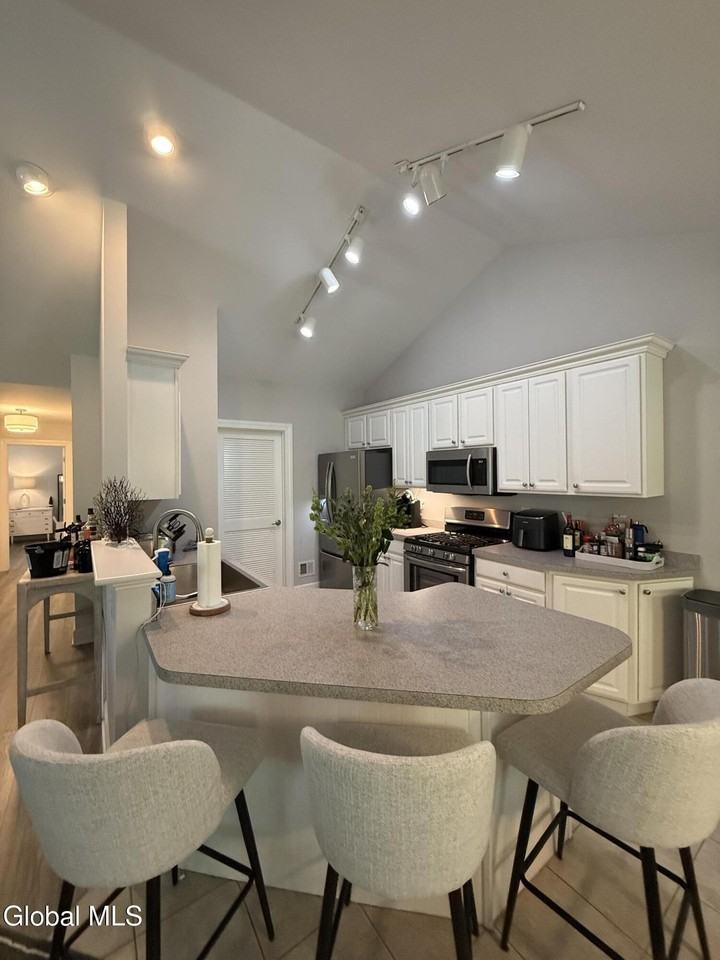 324 Ballston Ave #A5 - Photo 4 of 15