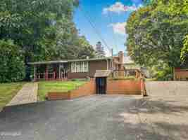 featured image of 209 Ottawa St