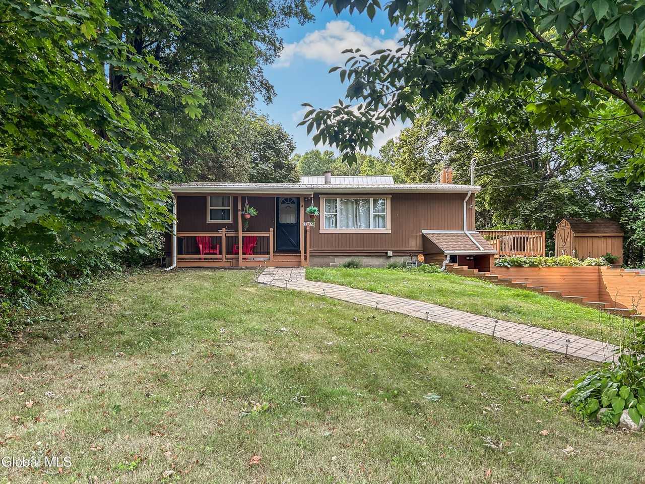 209 Ottawa St - Photo 5 of 30