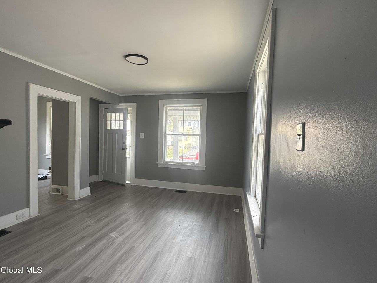 2228 Guilderland Ave - Photo 3 of 11