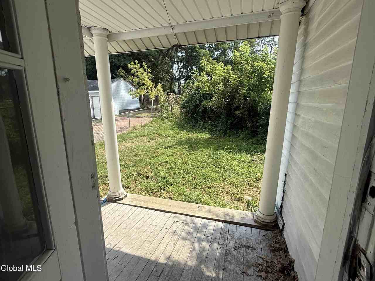 2228 Guilderland Ave - Photo 7 of 11