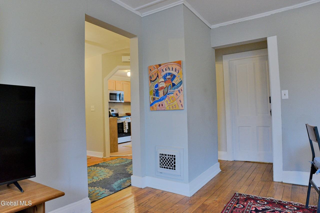 212 Circular St Unit 2 #2 - Photo 5 of 21