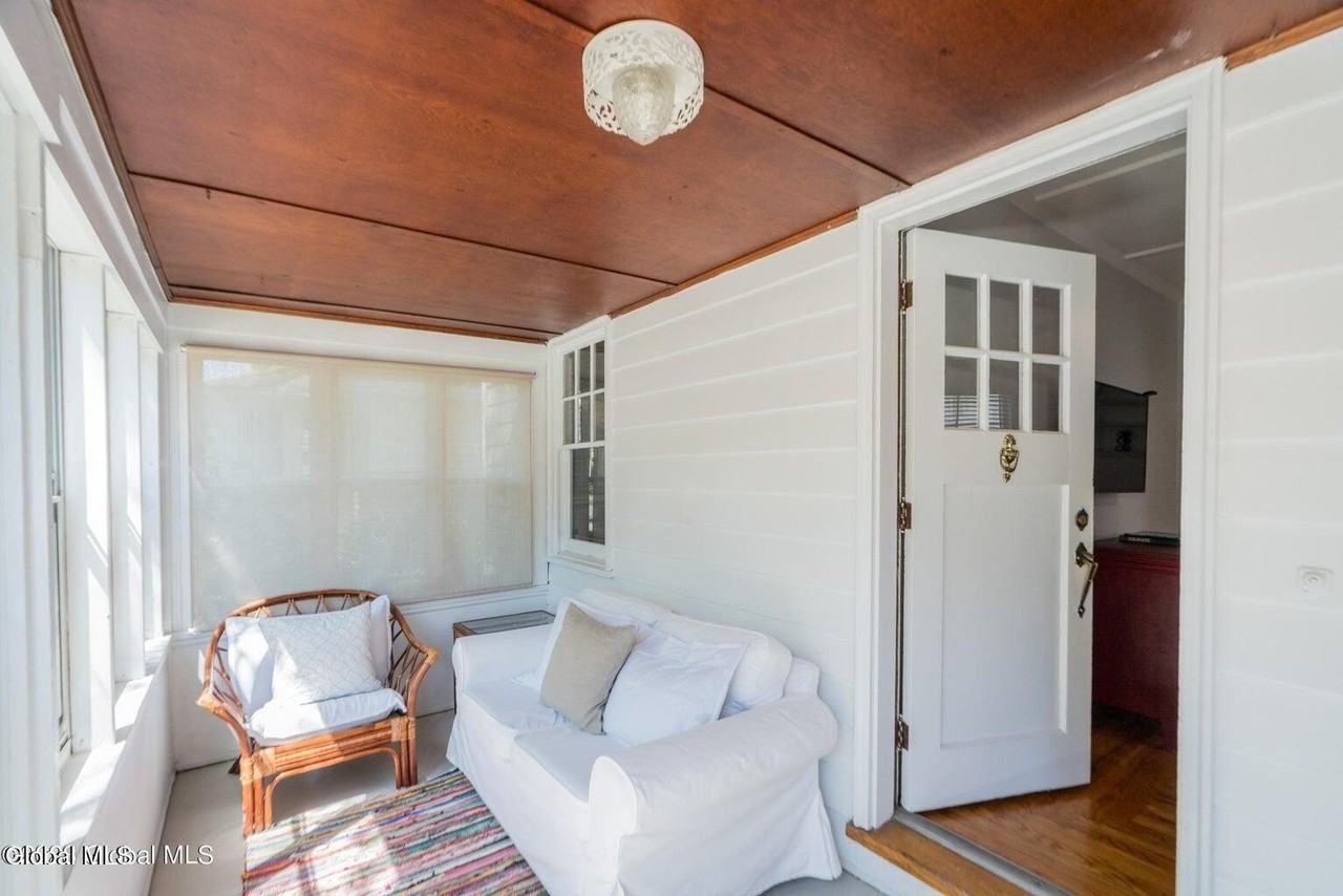 38 Madison St - Photo 4 of 18