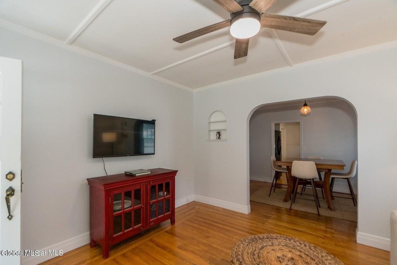 38 Madison St - Photo 6 of 18