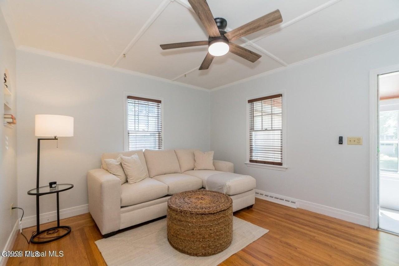 38 Madison St - Photo 7 of 18