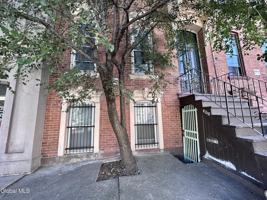 featured image of 390 Clinton Ave Unit 1b #1B