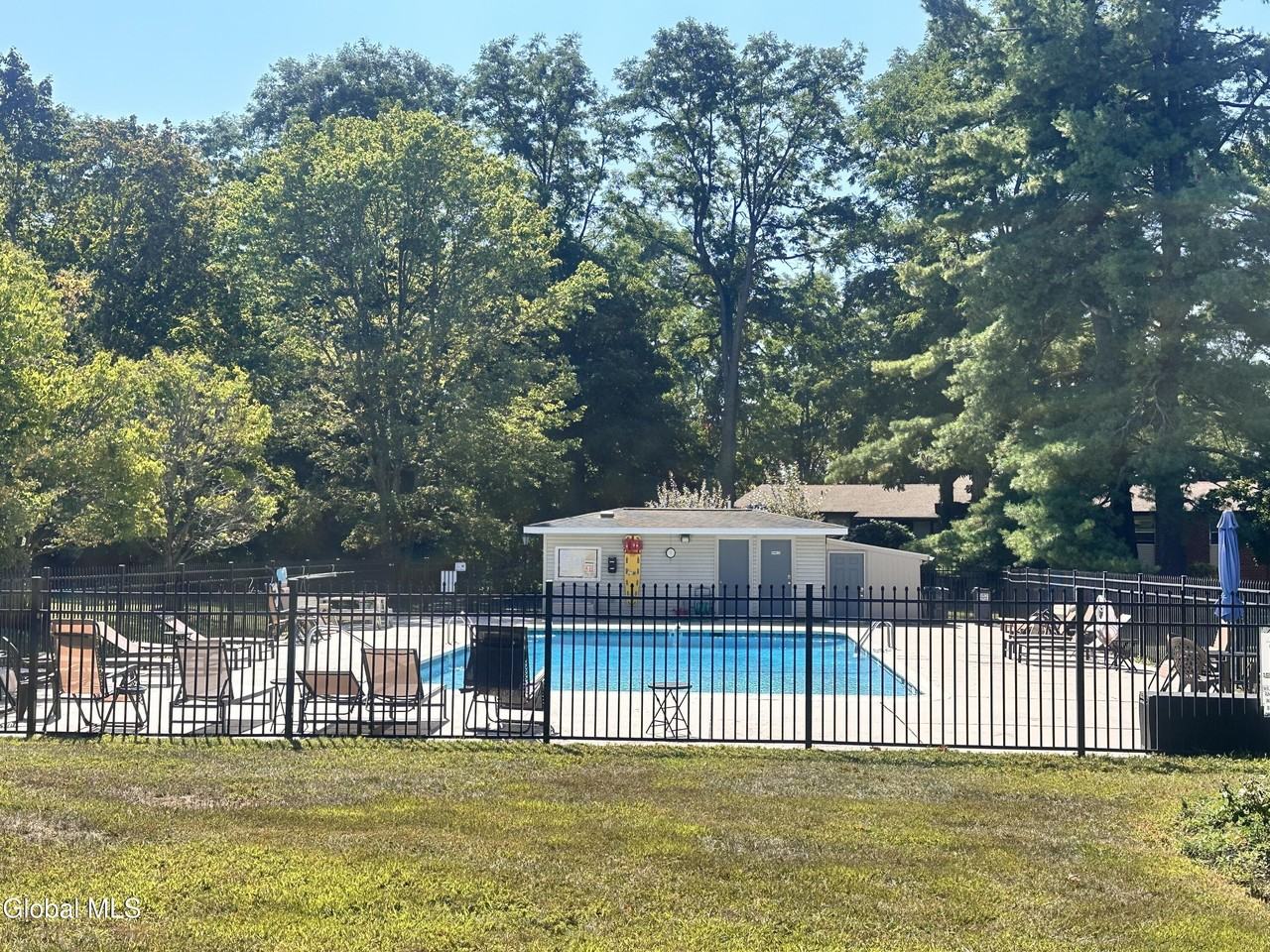 36 Donna Lynn Dr - Photo 2 of 24