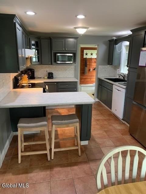 23 Hudson Ave - Photo 4 of 13