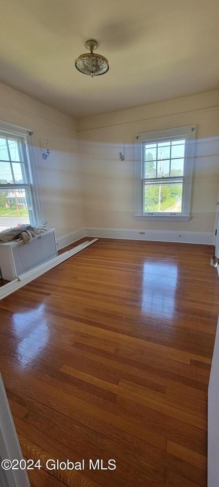 1570 Union St - Photo 7 of 12