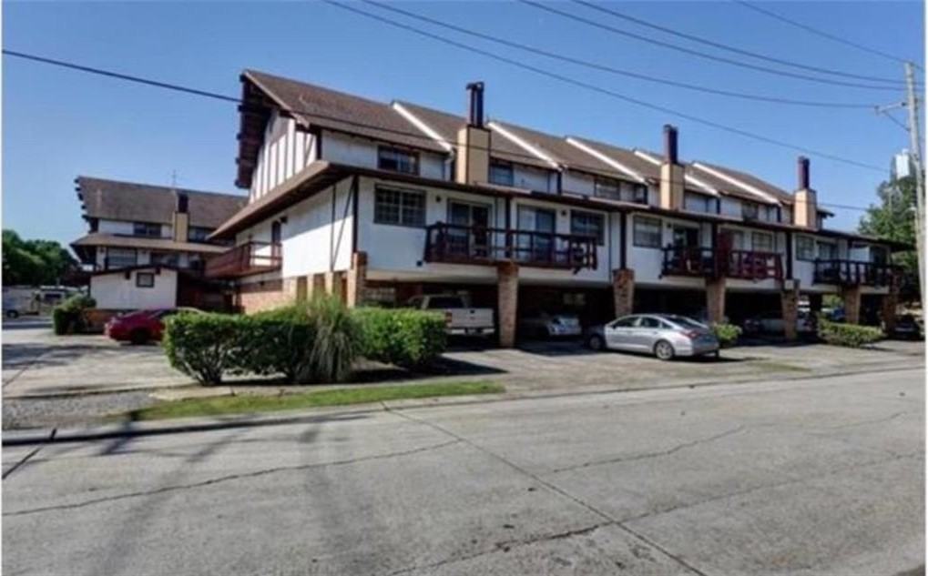 2305 Cleary Ave - Photo 2 of 16