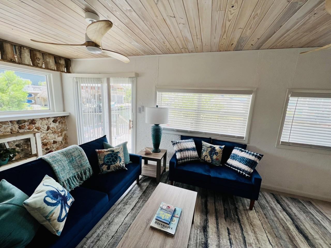 1540 Lantana Lane - Photo 3 of 20