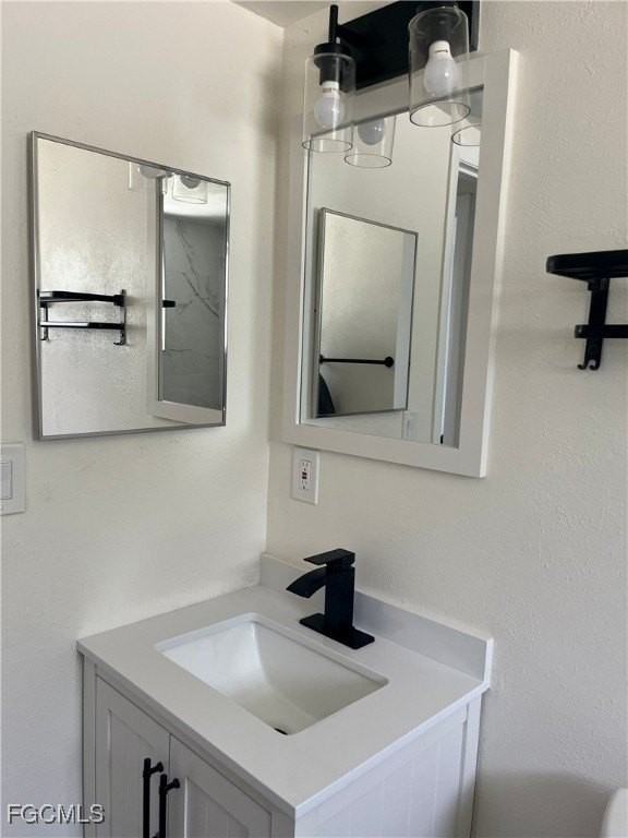 721 Burdick Ave - Photo 6 of 14