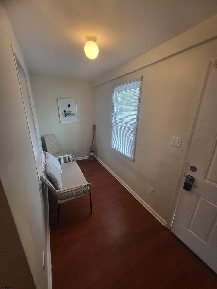 345 N Ocean Ave - Photo 2 of 17