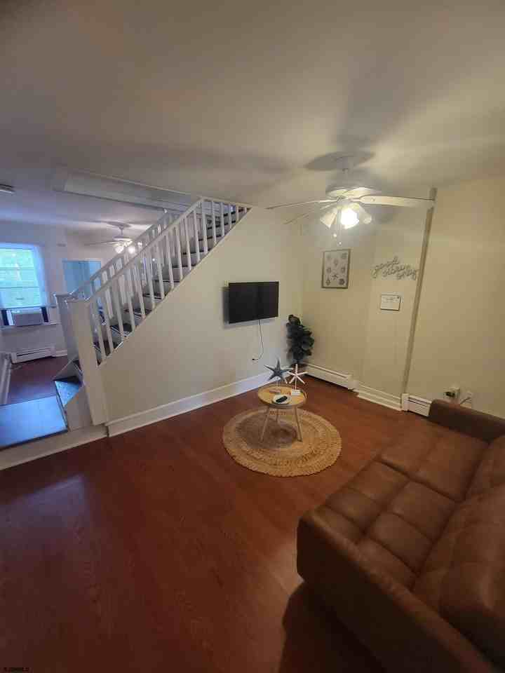 345 N Ocean Ave - Photo 3 of 17